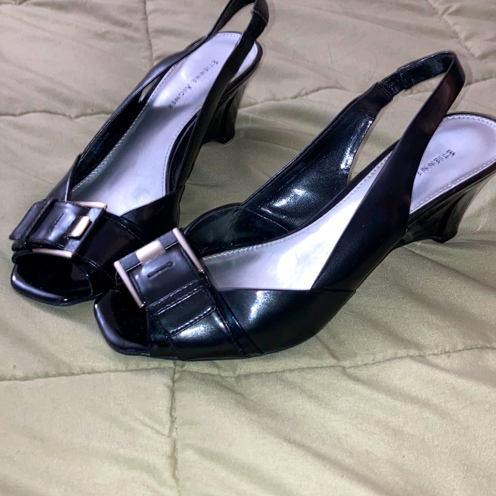 Dress shoes